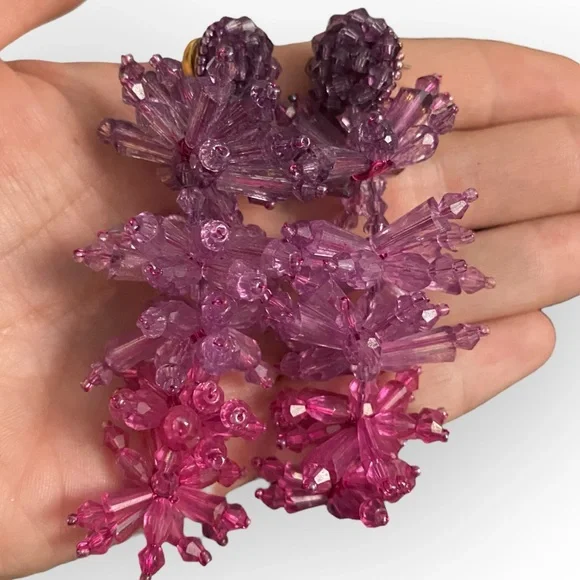 144 Oscar de la Renta
Degrade Cascading Bead Earrings - Picture 3 of 8